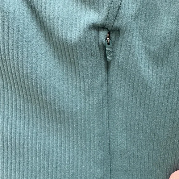 lululemon cropped define teal ribbed full-zip bomber jacket - Picture 5 of 5